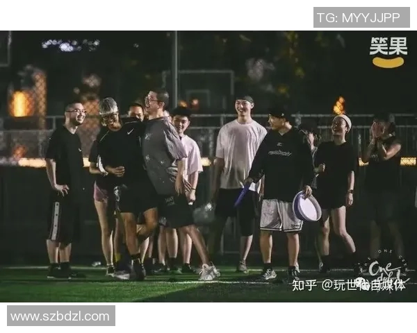 与足球明星连麦畅聊赛场背后的故事与梦想